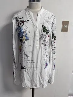 【未使用】デシグアル総柄 長袖シャツ ホワイト バタフライ 花柄のサムネイル