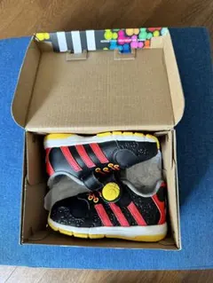 アディダス&ミッキーマウス子供用靴