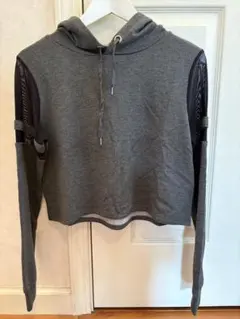 グレー フード付き クロップドパーカー