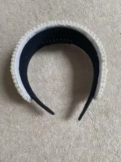 パール装飾ホワイトカチューシャ