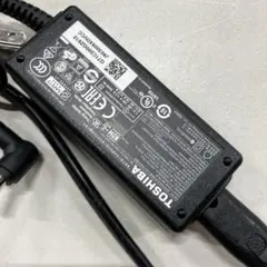 Toshiba PA5107U-1ACA ACアダプター