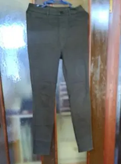 UNIQLOスキニーパンツ