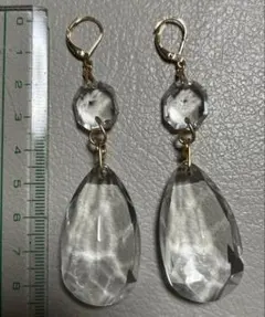 MANGOクリスタル ドロップ型ピアス ゴールド