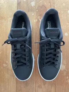 最終値下げ価格　adidas スニーカー　ADVANCOURT 26㎝のサムネイル