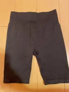 H&M スポーツパンツ　ハーフレギンス　ブラック