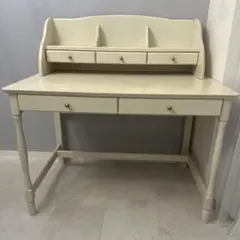 アイボリーの木製デスク ※机のみ
