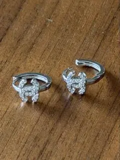 CC ロゴのイヤリング