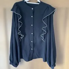 む*☆様 【美品】フリル付きブラウス 長袖 しまむら パール調ボタン