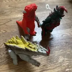 怪獣フィギュア 3体セット