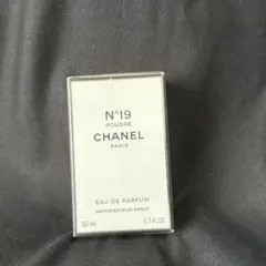 新品 CHANEL N°19 Poudré Eau de Parfum 50ml
