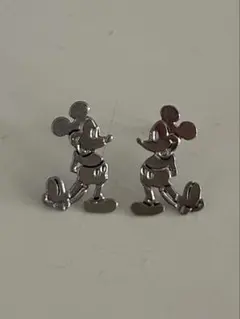 ミッキーマウス ピアス(両耳用) ディズニー刻印