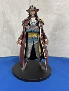 ワンピース　フィギュア　ゴールDロジャー