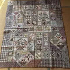 ハンドメイド　キルトタペストリー　ベットカバー