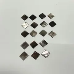 シェル製 正方形パーツ 18個