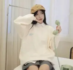 クリーム色オーバーサイズ長袖ポロシャツ