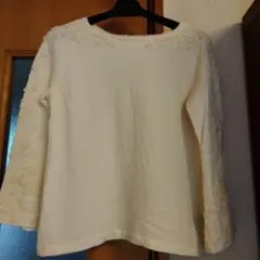 ディノスダーマ　刺繍入りオフホワイトセーター