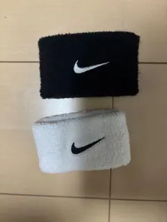 NIKEリストバンド　ブラック　ホワイト