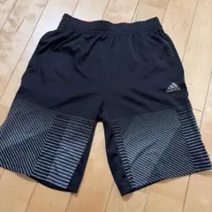 adidas ハーフパンツ 黒 グラデーション