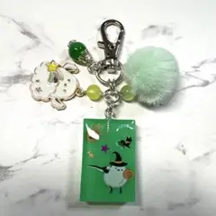 6183☆ シマエナガ　キーホルダー　チャーム　レジン　ハンドメイド　ハロウィン