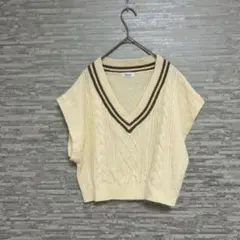 イング ✨ケーブル編み Vネック ニットベスト アイボリー M ショート丈