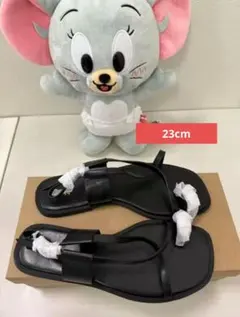新品 ZARA トングサンダル ブラックsize23