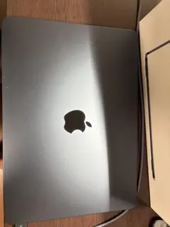 MacBook Air M3チップ搭載　13インチ