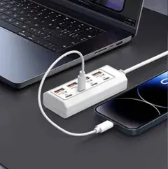 8-in-1 USBハブ　急速充電とデータ転送　マルチポートアダプター！