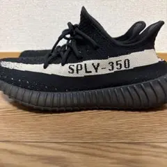 adidas YEEZY BOOST 350 V2 オレオのサムネイル