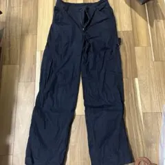 ブラックカーゴパンツ