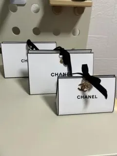 CHANEL 限定チャーム付きギフトBOX3個・リボン、カードセット