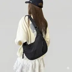 ショルダーバッグ ハーフムーン 黒 ボディバッグ 男女兼用 軽い おしゃれ