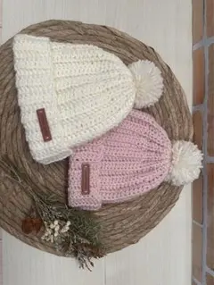 ベビーニット帽ポンポン付き