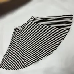 UNIQLO フレアスカート 白黒ストライプ ひざ丈
