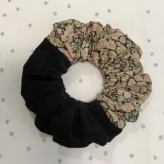 No.573リバティ♡チャイブ♡少し大きめひだ多めシュシュ