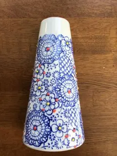 フランス製染め付けの陶製花瓶