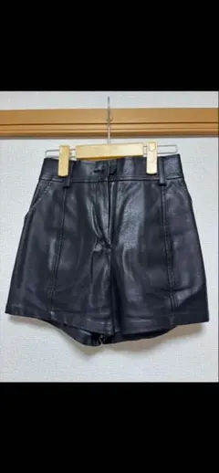 ENVYM ブラックレザーショートパンツのサムネイル