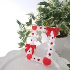 ホイップトレカケース　Ｂ8サイズ　硬質ケースデコ　赤　リボン　ハート　推し活