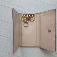 GUCCI グッチ キーケース 6連 ハート金具 - メルカリ