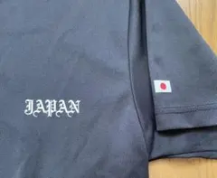 オールドイングリッシュ　ブラックレター　JAPAN 日の丸　Tシャツ ブラックのサムネイル