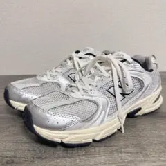ニューバランス MR530TA メッシュ スニーカー 26cm 白×シルバーのサムネイル