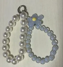 スマホストラップ パール 花モチーフ
