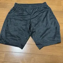 ダークグレー スポーツ用ショートパンツ