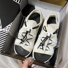 a*u様 【未使用に近い・箱付】NIKE エアマックスココ サンダル セレーナのサムネイル