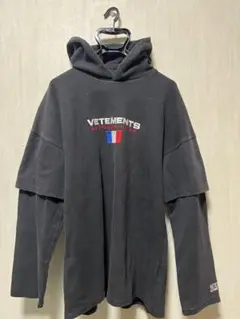 VETEMENTS AUTOMNE-HIVER 2019 ブラックパーカー