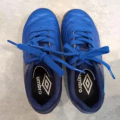 Umbro フットサルシューズ 青17㌢