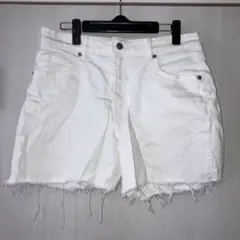 H&M ホワイト フリンジ裾ショートパンツ