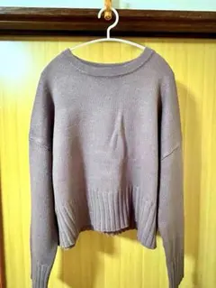 長袖ニット （後ろ側ハート装飾】