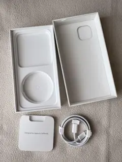 空箱（iPhone 13用）と付属品