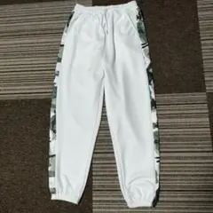 ホワイト ワークパンツ 迷彩柄サイドライン