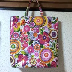 VeraBradleyラミネート生地の A4サイズトートバッグマチ付